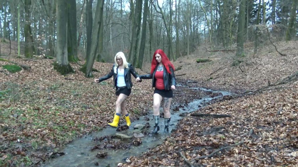 sexy foto nr. 1 von Gummistiefel Bitches pissen ab