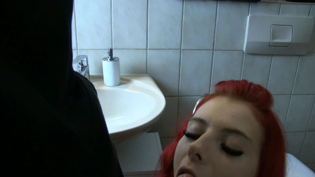 sexy foto nr. 5 von Hausputz endet mit SPERMATSUNAMI