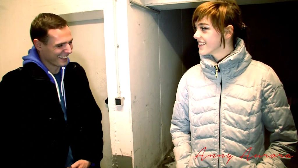PUBLIC! A-O in der Garage gefickt