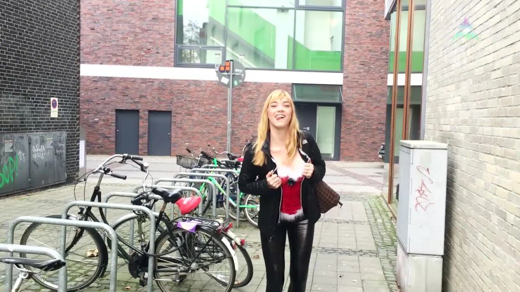 sexy foto nr. 3 von Public Weihnachtsblasen EXTREM!