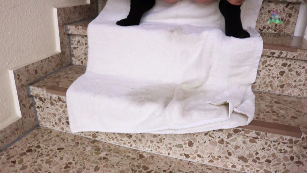 sexy foto nr. 7 von Public Piss im Treppenhaus :O!