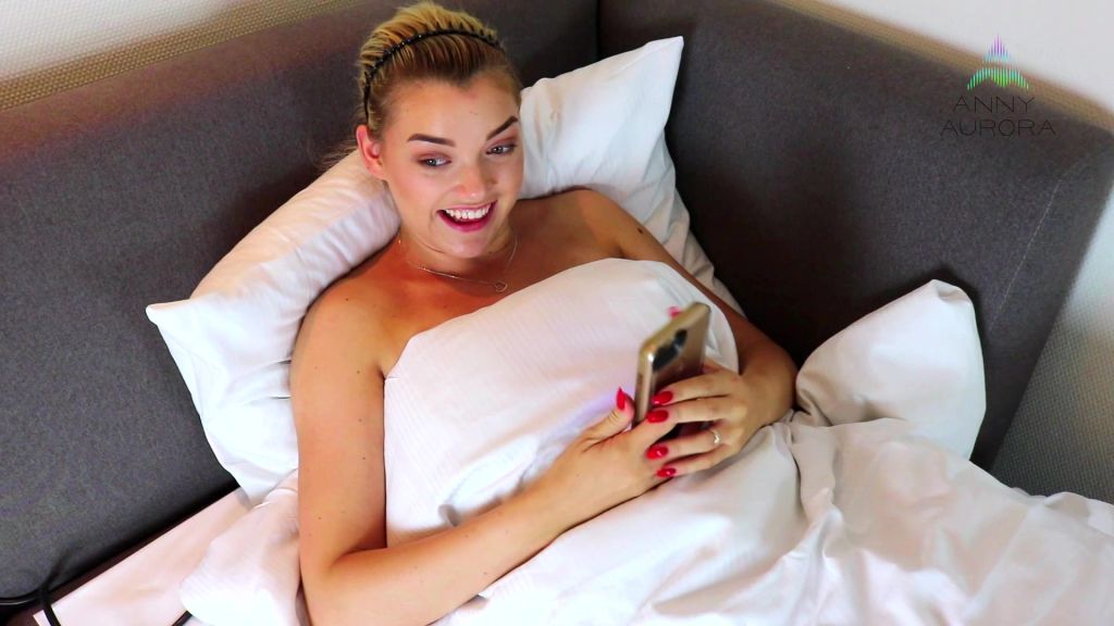 sexy foto nr. 2 von Userfick im Bett meiner Stiefeltern! | Anny Aurora