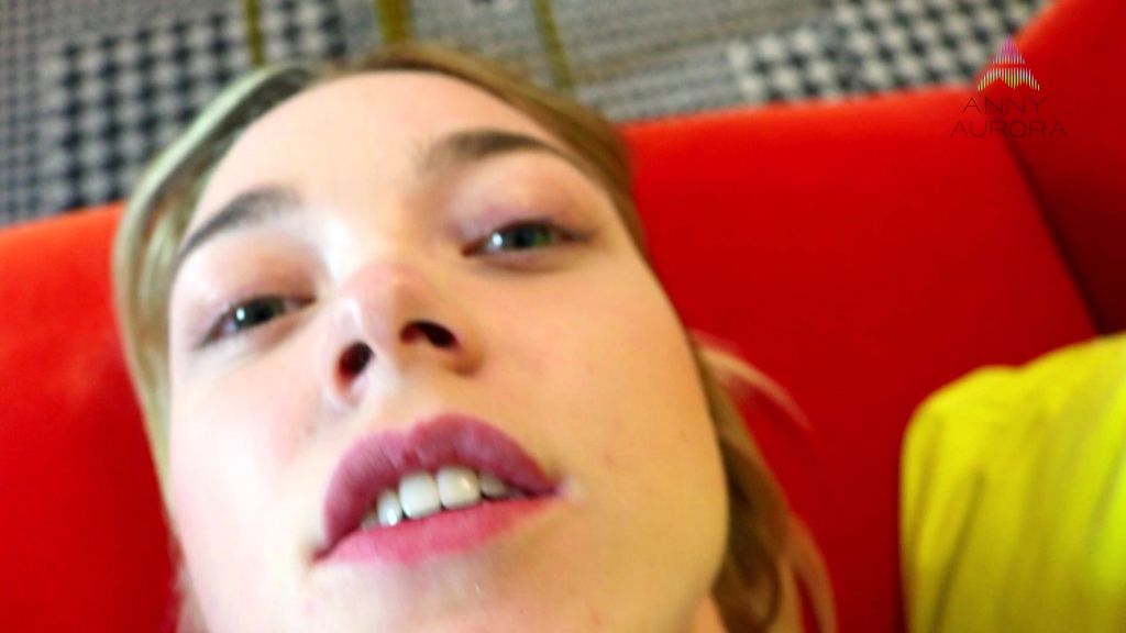 sexy foto nr. 9 von Böse! Fick mit mir, die Arbeit kann warten! | Anny Aurora