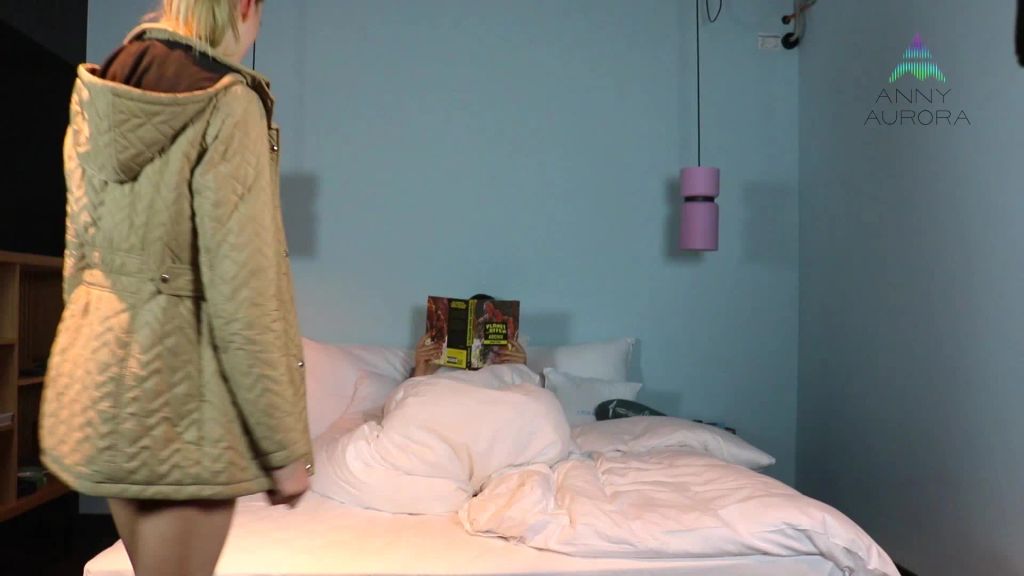 sexy foto nr. 1 von Zum Sex überredet! Comicbuch statt Ficken??! | Anny Aurora