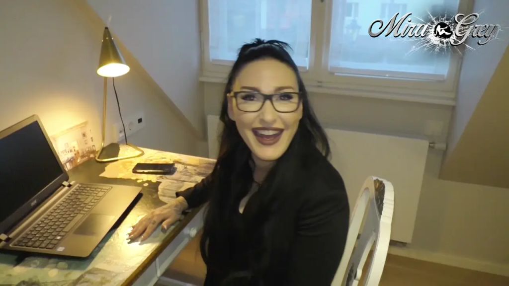sexy foto nr. 3 von Mein Chef ist sauer aber steht auf Nylons !