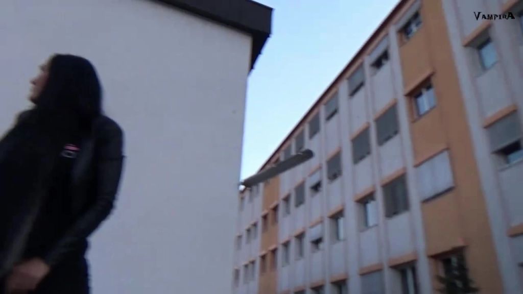 sexy foto nr. 4 von Chef auf's Auto gepisst