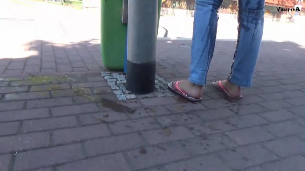 sexy foto nr. 7 von Verbotener Public Piss!!