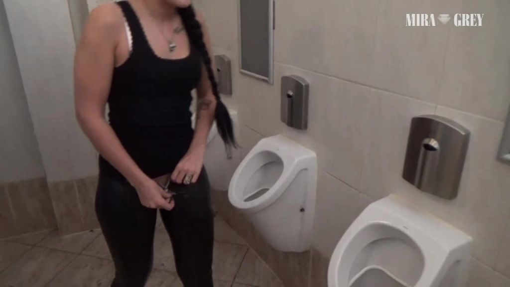sexy foto nr. 3 von frecher Piss !
