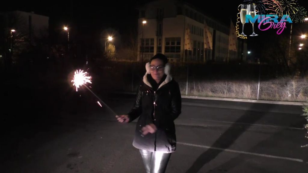 sexy foto nr. 2 von Mira's Neujahr-Ansprache !