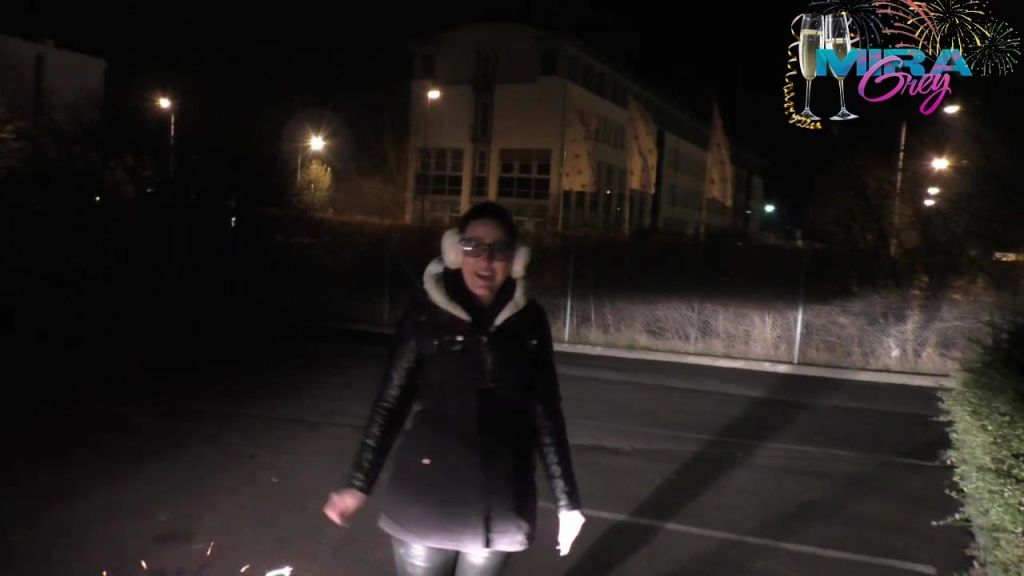 sexy foto nr. 3 von Mira's Neujahr-Ansprache !