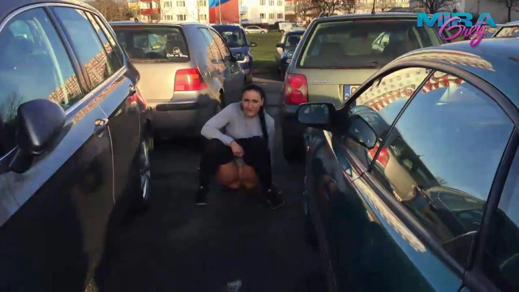 sexy foto nr. 5 von Mitten in der Stadt gepisst