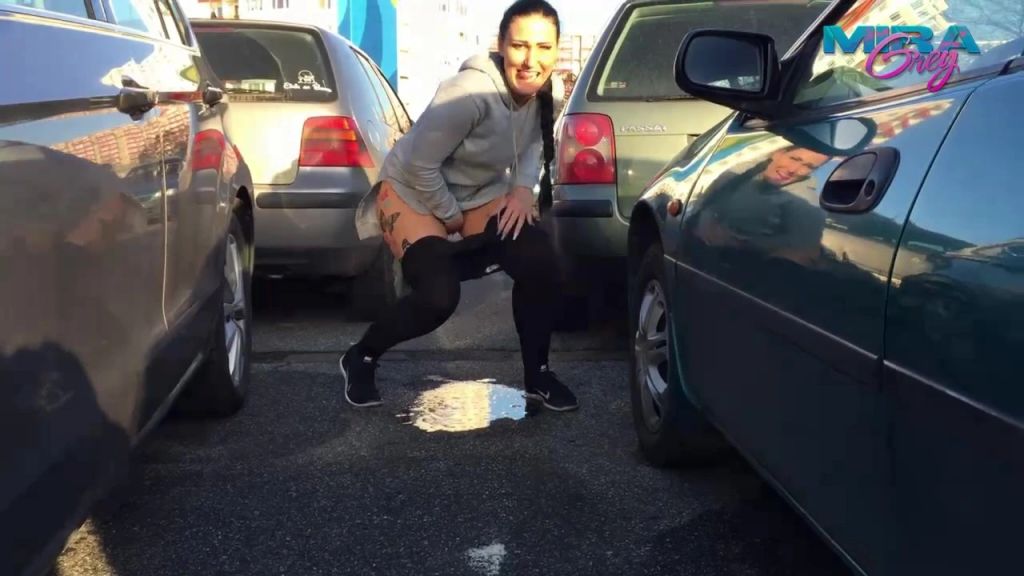 sexy foto nr. 7 von Mitten in der Stadt gepisst