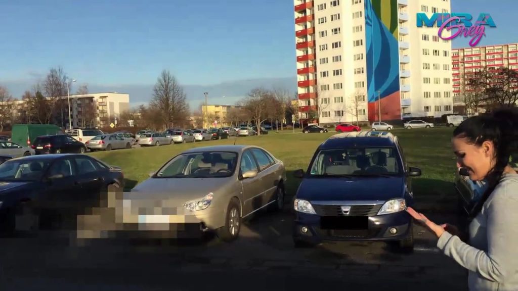 sexy foto nr. 10 von Mitten in der Stadt gepisst