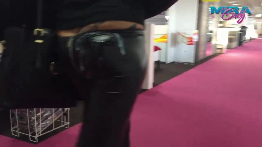 sexy foto nr. 10 von Spermawalk im Möbelhaus!