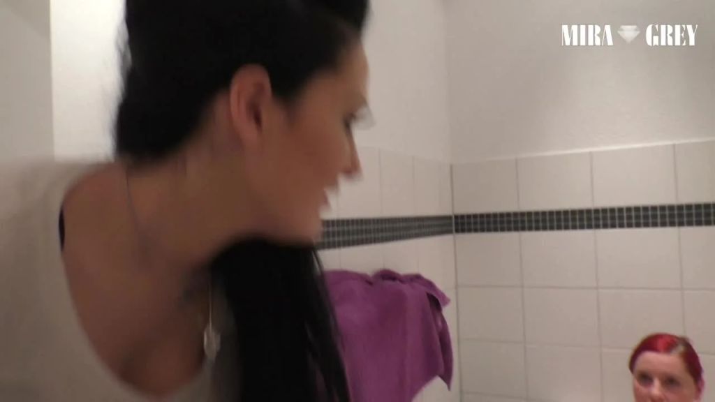 sexy foto nr. 1 von total versaute PISS - WG !