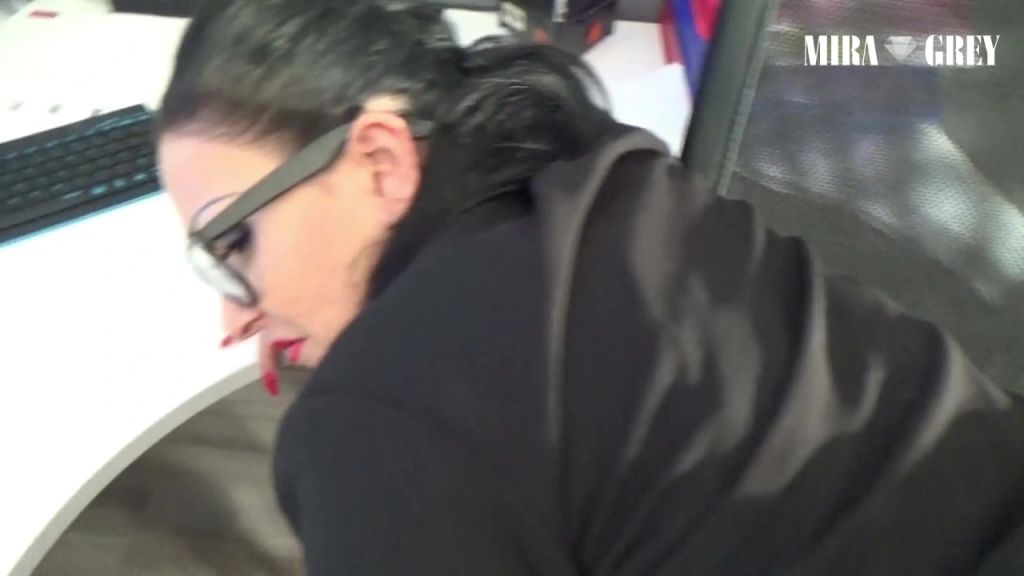 sexy foto nr. 10 von Büro Bitch bekommt XXL Sperma Infusion