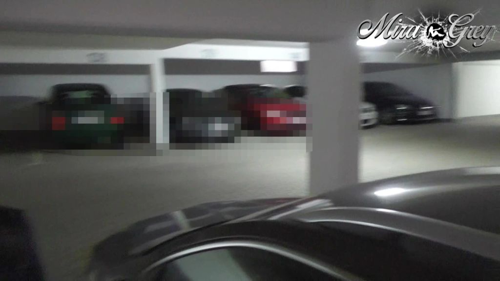 sexy foto nr. 3 von Public erwischt - ficken in der Tiefgarage !!