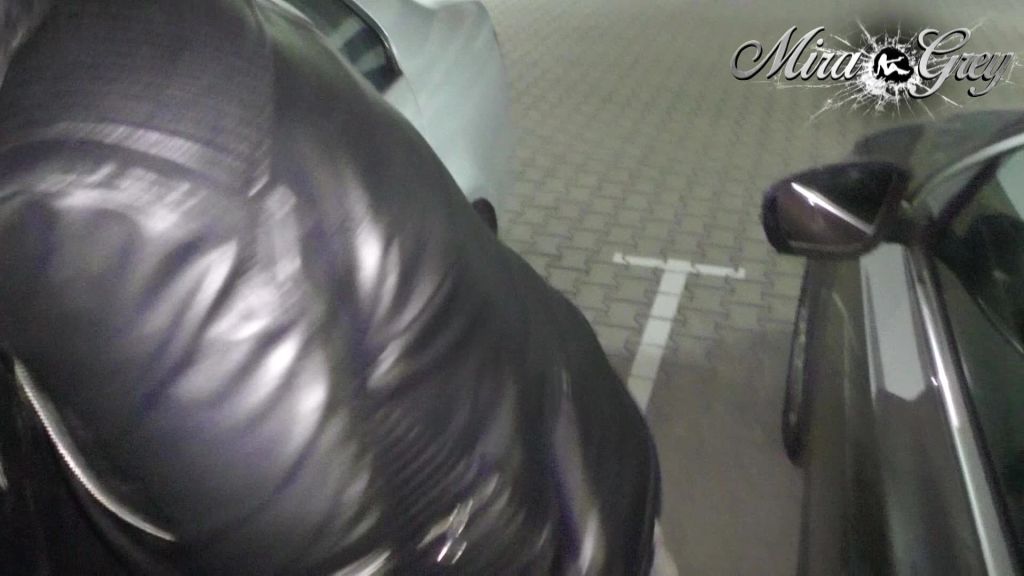 sexy foto nr. 10 von Public erwischt - ficken in der Tiefgarage !!