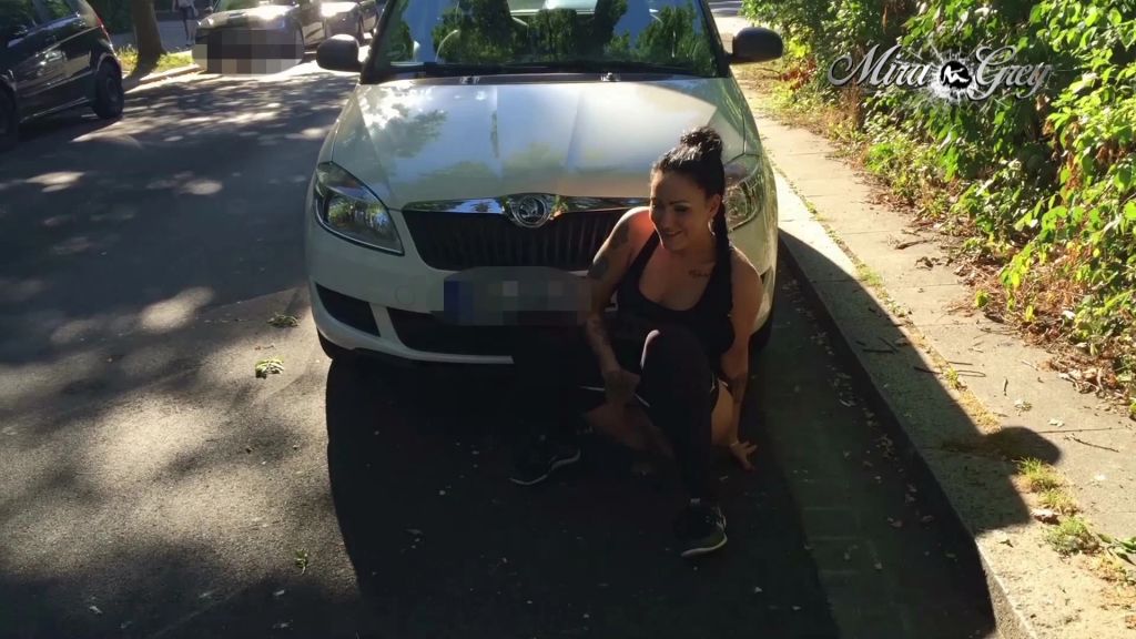 sexy foto nr. 4 von Piss auf der Hauptstraße - mehr Public geht nicht!
