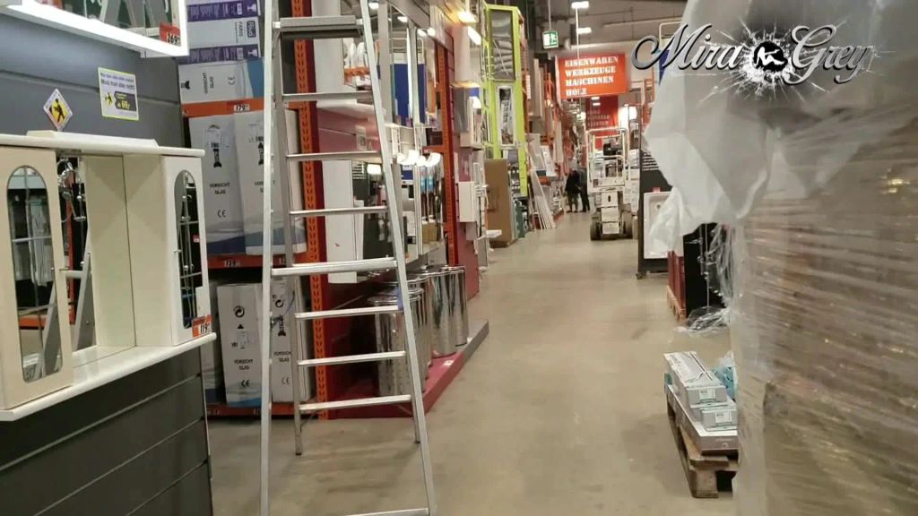 sexy foto nr. 7 von RISIKO - mitten im Baumarkt gepisst !