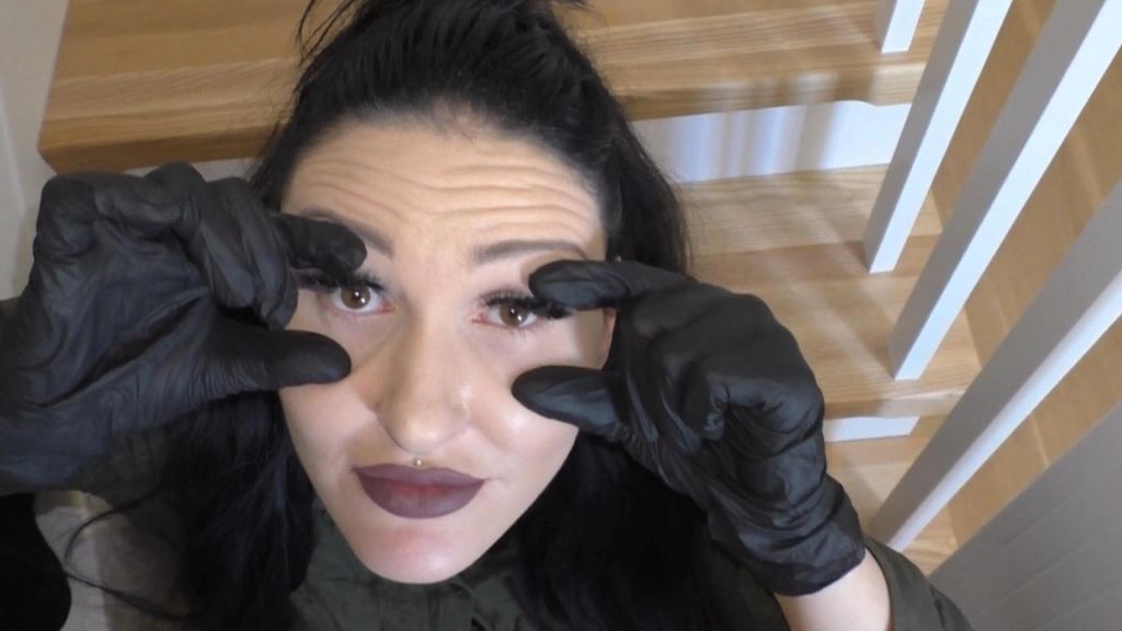 In die Augen gewichst - Sperma Schweinerei!