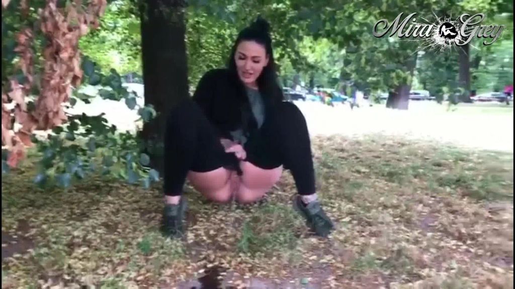 sexy foto nr. 8 von Gepisst! Öffentlich in Berlin