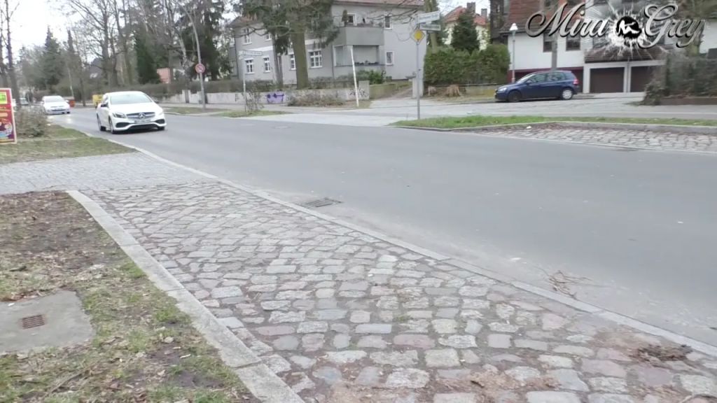 sexy foto nr. 1 von Anhalter fickt mich! Sperma statt Auskunft