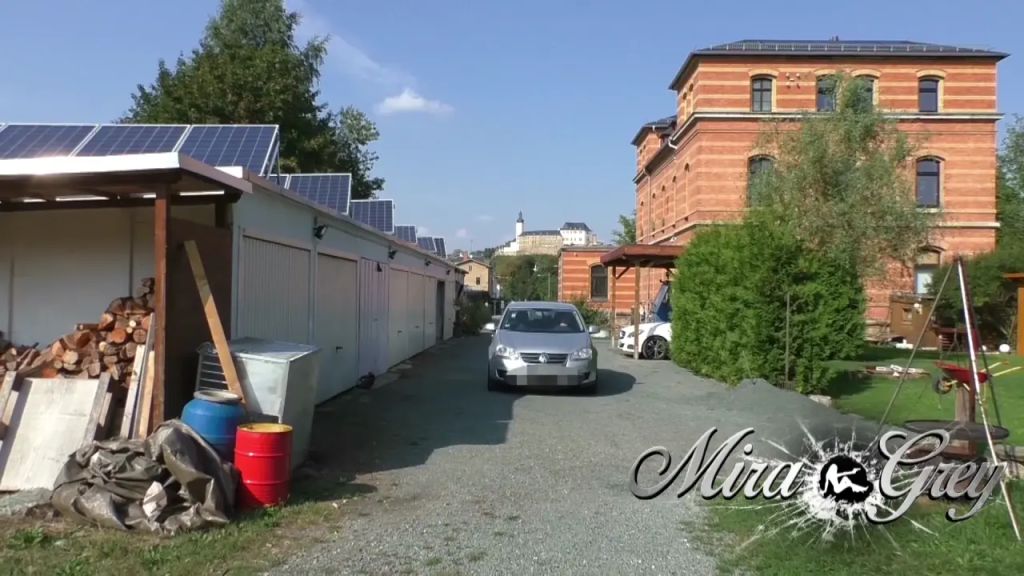 sexy foto nr. 1 von Voll ins Auto gespritzt! Riesen Sauerei!