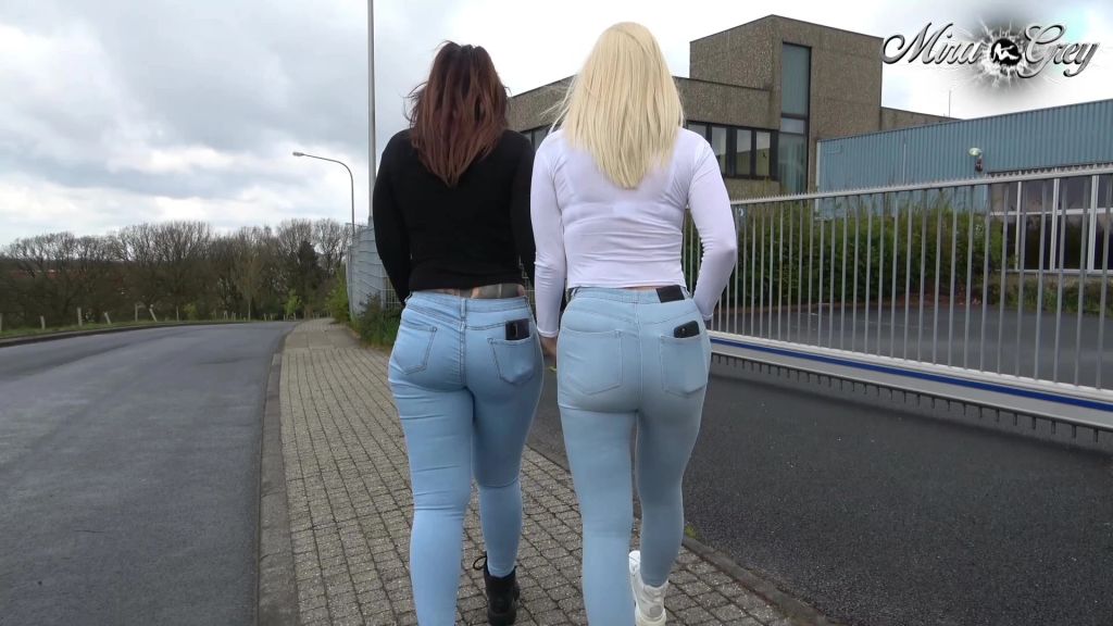 sexy foto nr. 2 von Mega Public eingepisst ! Mira & Lara