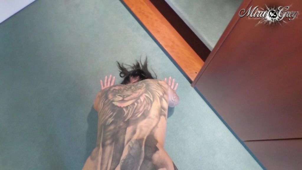 sexy foto nr. 8 von Hilflos ausgeliefert - peinlicher gehts kaum !