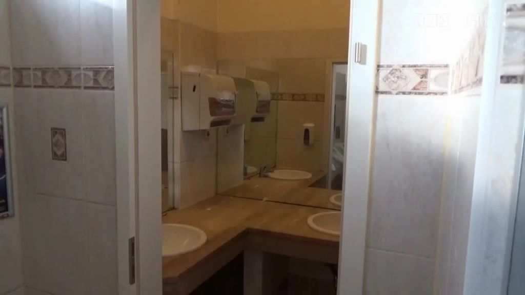 sexy foto nr. 1 von Erwischt? Rotzfrecher Piss !