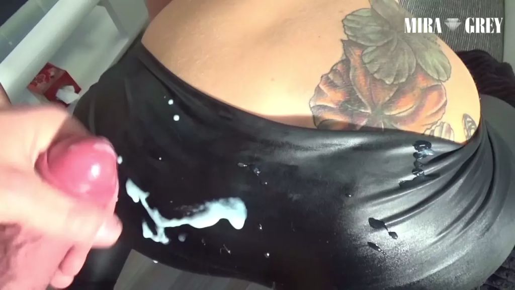 sexy foto nr. 9 von Spritz auf meine Wetlook Leggings - Schnell !