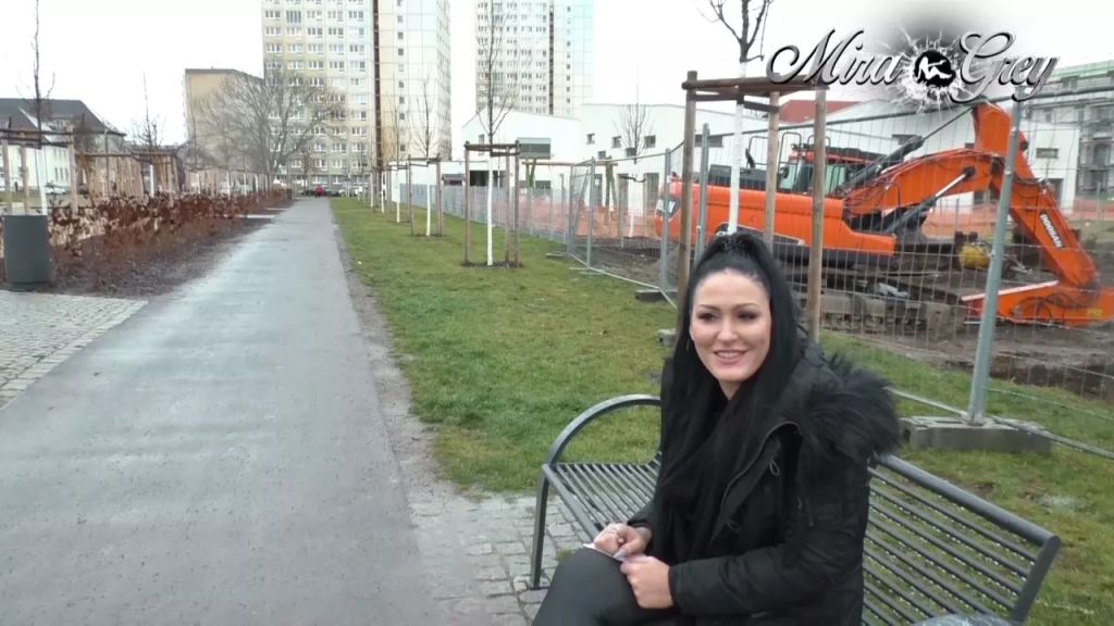 sexy foto nr. 1 von Öffentlich abgeschleppt - Rosette gedehnt !