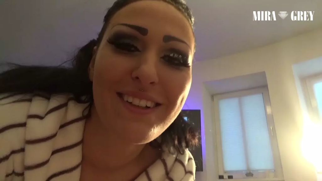 sexy foto nr. 2 von Erwischt! Freund der Schwester, so peinlich !