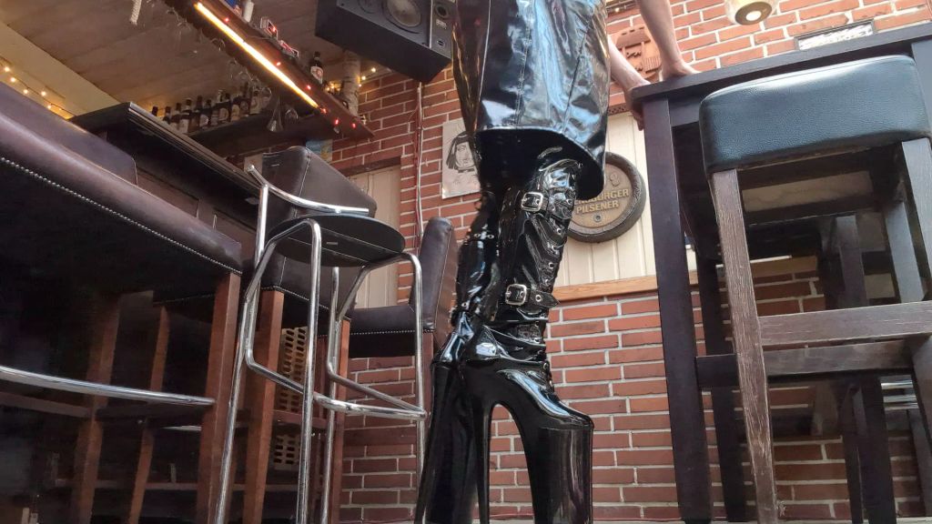 sexy foto nr. 1 von wunschvideo meiner stiefelsissy