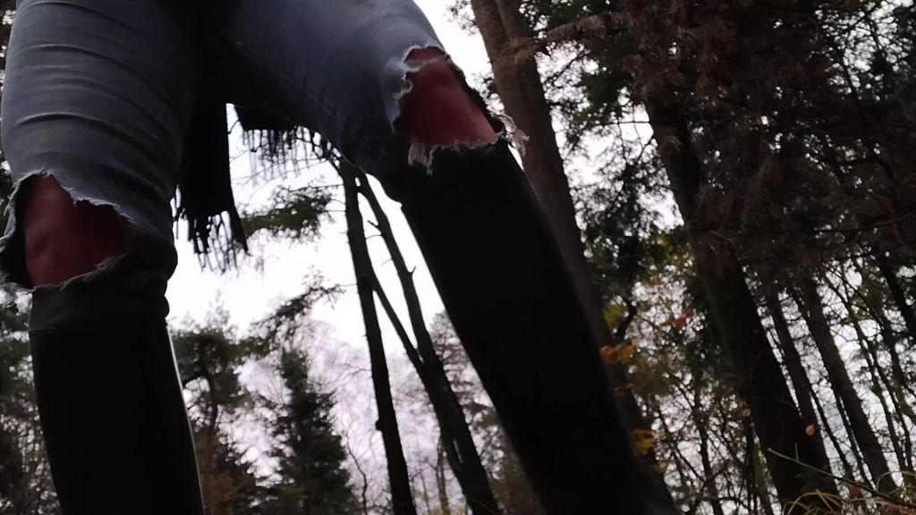 sexy foto nr. 7 von geil durch den wald,