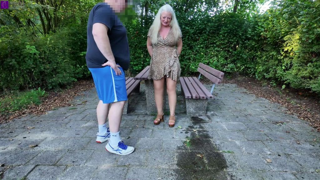 Beim Outdoor Squirting erwischt! Fremder...
