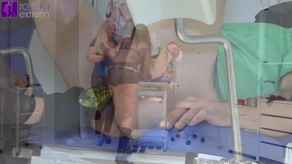 sexy foto nr. 7 von Einem Sklaven das Arschloch weit aufgerissen! Teil 1