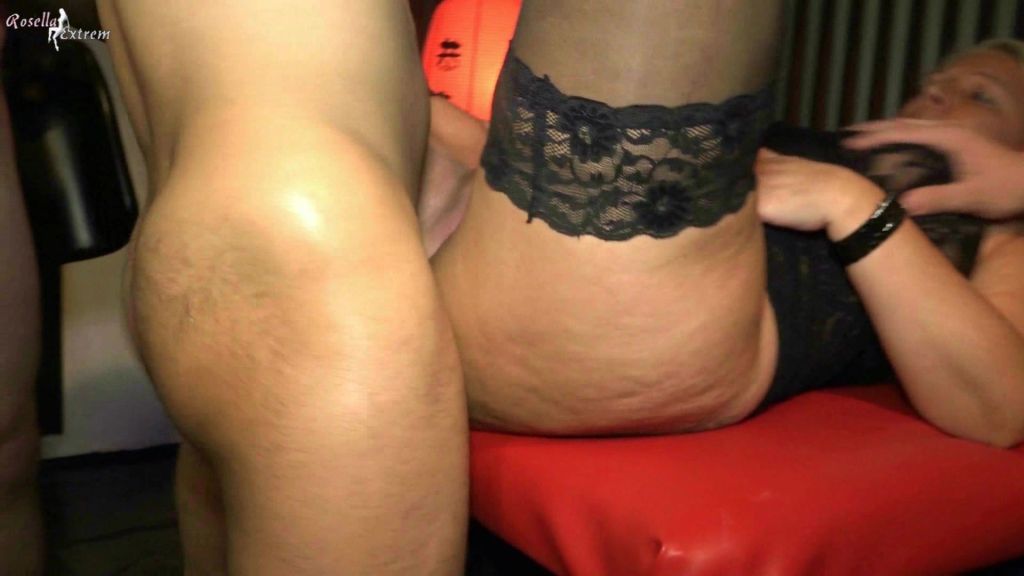 sexy foto nr. 6 von Massen-Arschfickparty mit Jessy Jay, Stella Love und Rosella