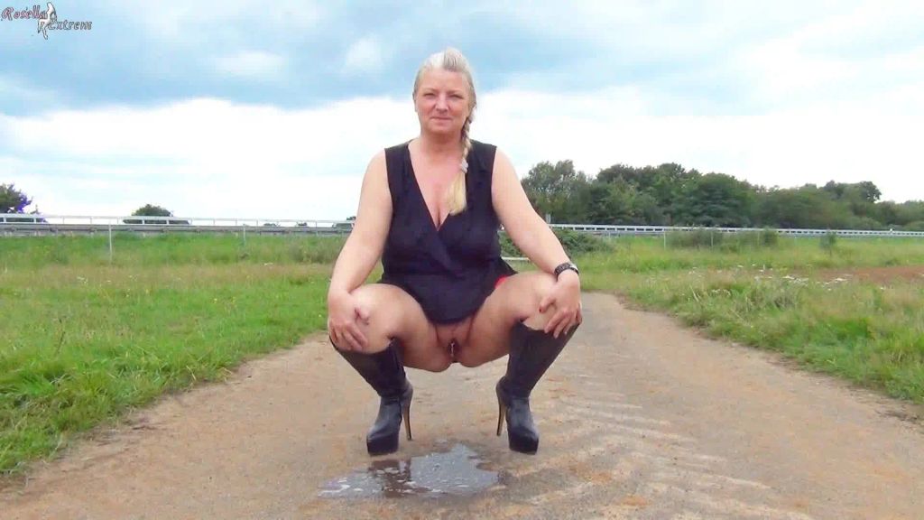 sexy foto nr. 8 von Heißer Public-Piss an der Autobahn!