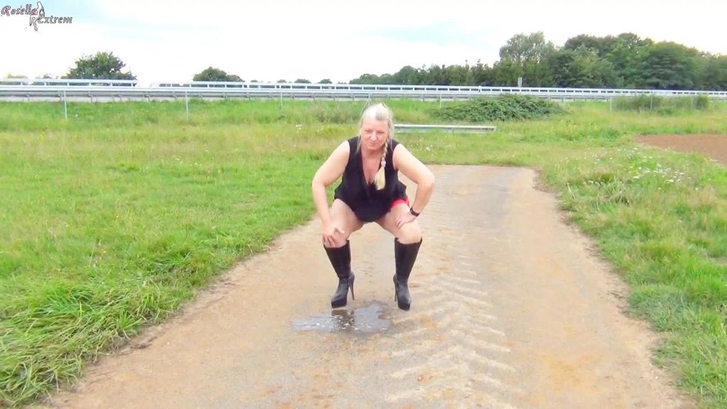 sexy foto nr. 9 von Heißer Public-Piss an der Autobahn!