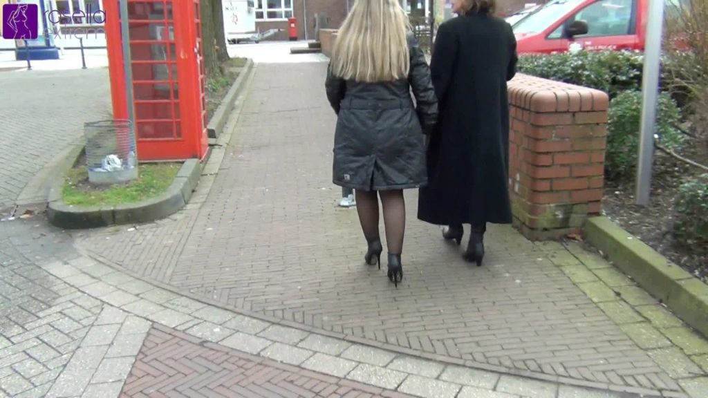 sexy foto nr. 8 von 3 mal, extrem gewagt, Public abpissen!