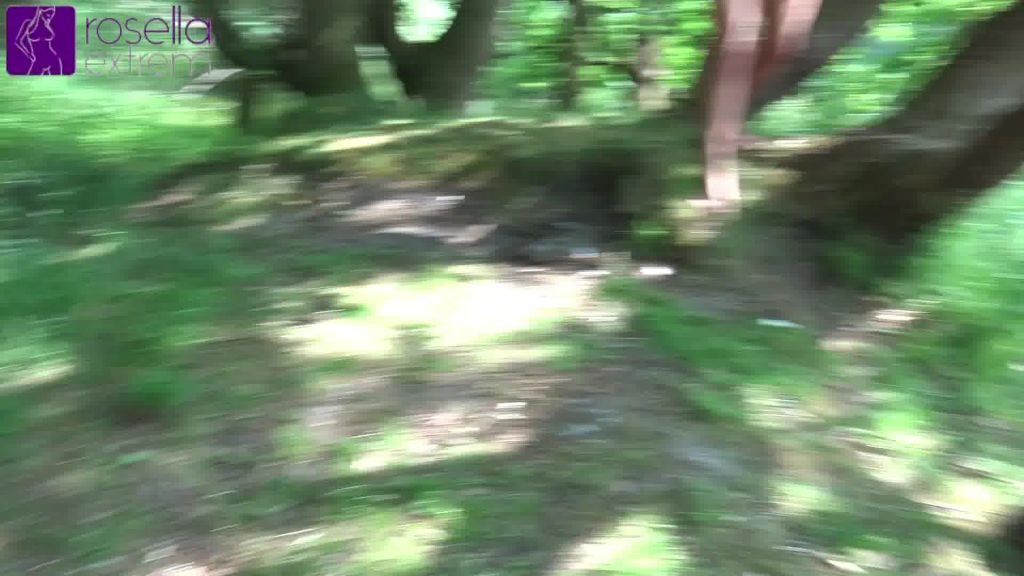 sexy foto nr. 5 von Geiles Public-Pissen mit meiner Freundin Sarah-Star!