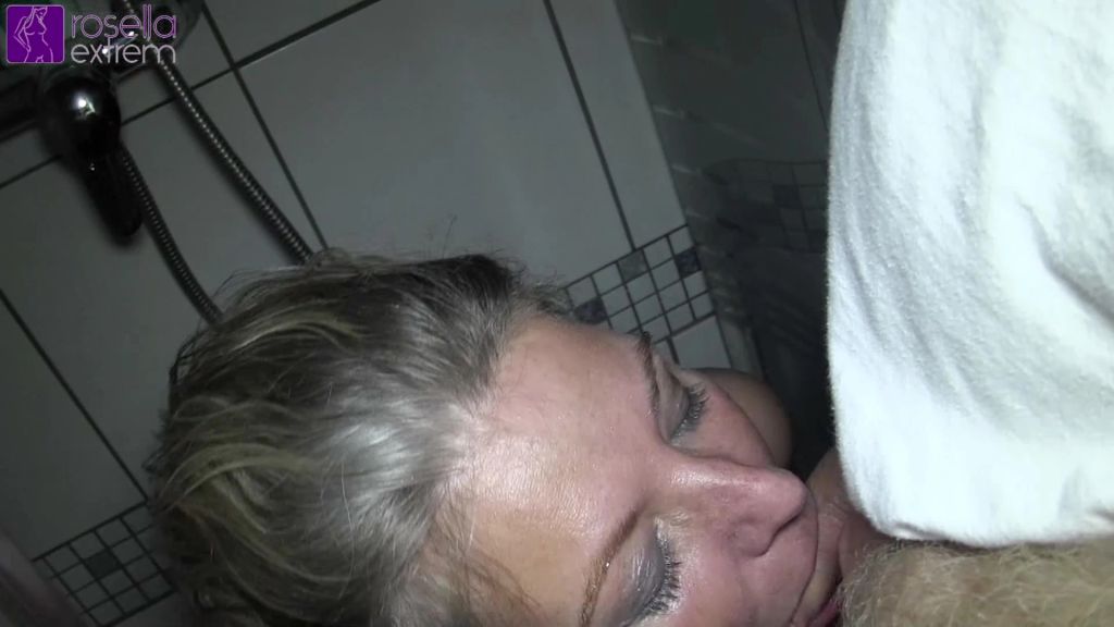 sexy foto nr. 8 von Pisse Marsch! 7 Männer pissen mir ins Maul!