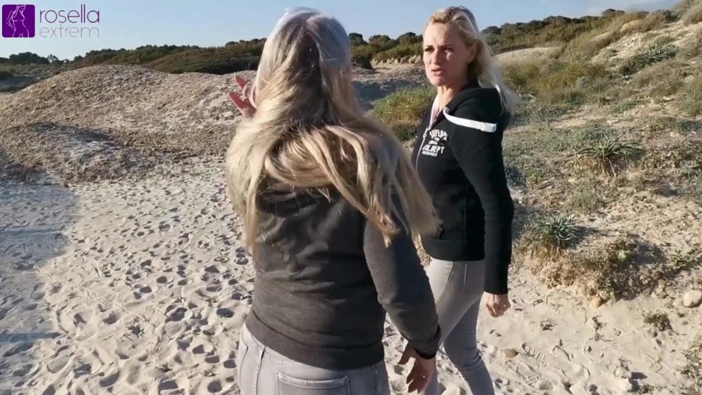 Public Piss mit Tina am Meer! 2 Geile Milf Mumus und Ärsche!
