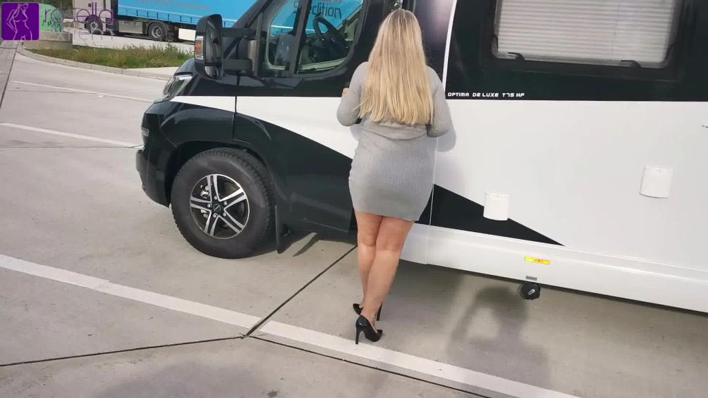 sexy foto nr. 9 von Public Outdoor Piss an der Autobahn!