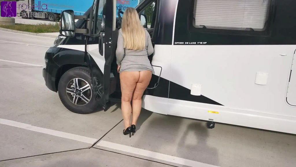 sexy foto nr. 10 von Public Outdoor Piss an der Autobahn!