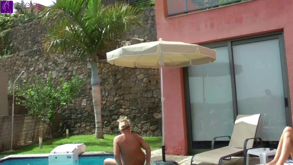 sexy foto nr. 9 von Versaute Piss,Leck- und Blow- Action am Strand und Hotelpool