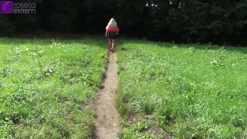 sexy foto nr. 1 von Beim Wildpinkeln beobachtet worden und dann vollgepisst!