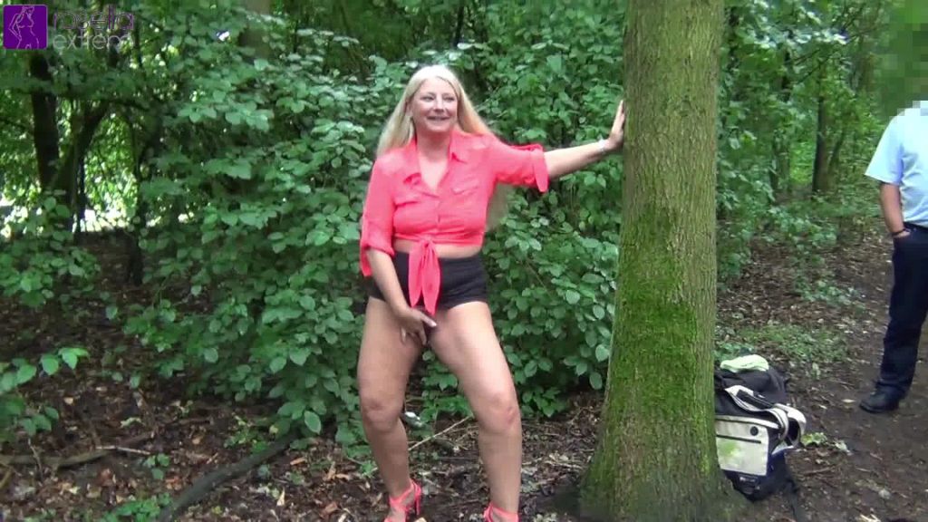 sexy foto nr. 4 von Beim Wildpinkeln beobachtet worden und dann vollgepisst!
